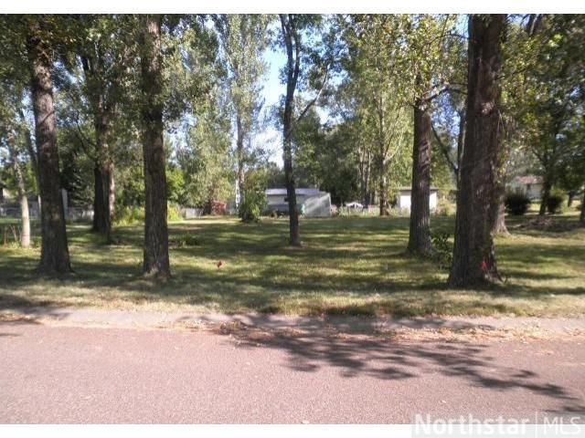 XXX Steven Ln, Centerville, MN 55038