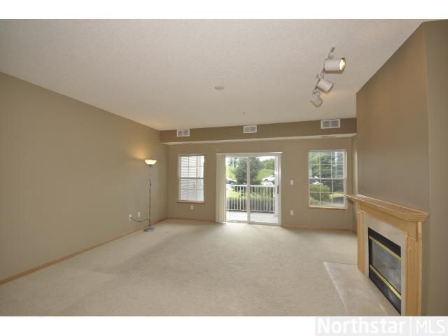 12761 Collegeview Dr #101, Eden Prairie, MN 55347