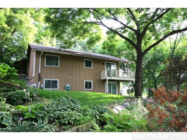 541 Schletty Dr, Little Canada, MN 55117