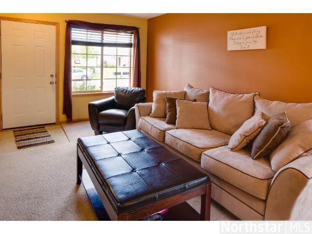 1418 Greenleaf Ln, Waconia, MN 55387