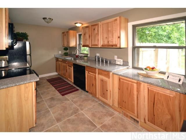 7978 Grenadier Ave S, Cottage Grove, MN 55016