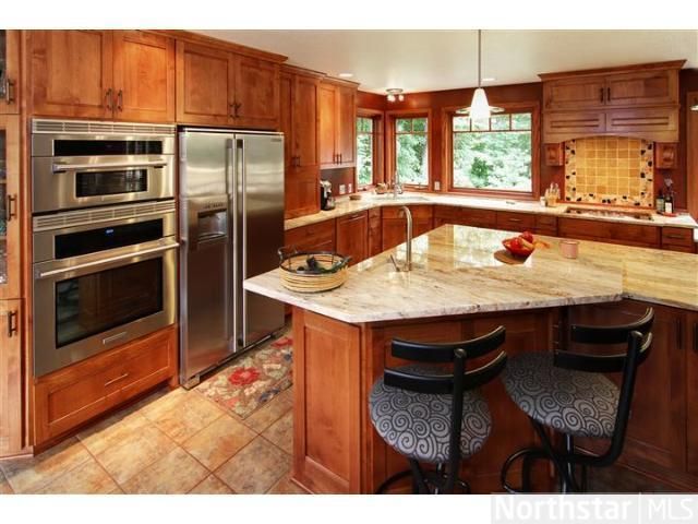 1030 Barbara Ct, Chanhassen, MN 55317