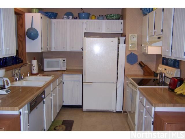 15 Knollwood St W, Annandale, MN 55302