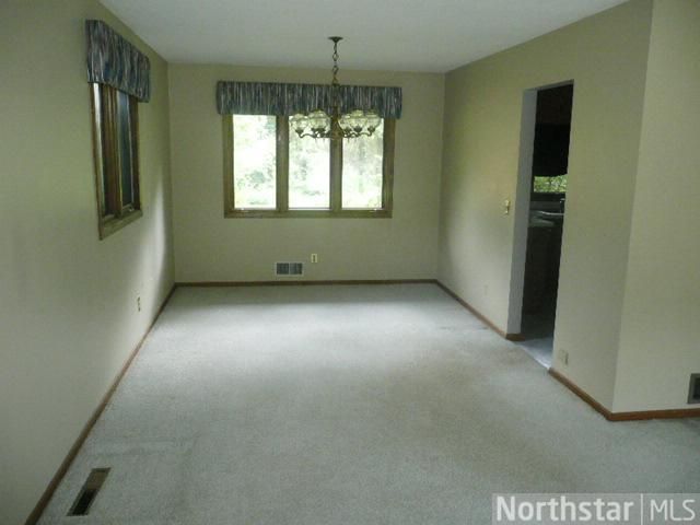 296 Brooks Ave E, Little Canada, MN 55117