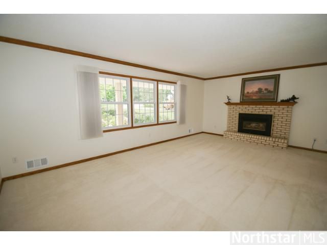 108 Surrey Trl N, Apple Valley, MN 55124