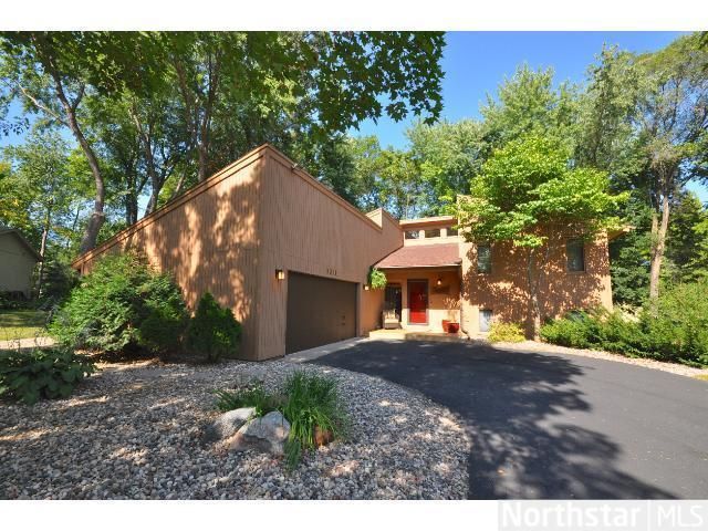 7331 Walnut Ct, Eden Prairie, MN 55346