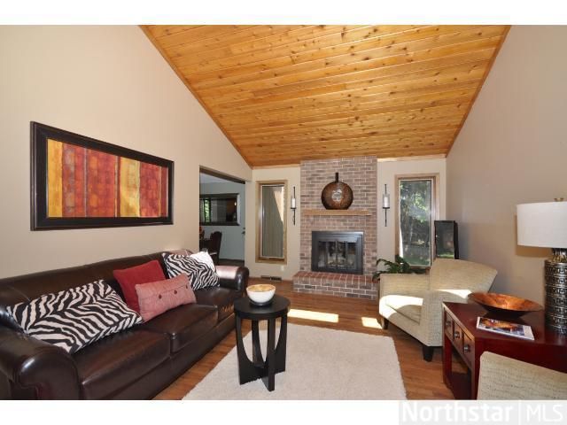 7331 Walnut Ct, Eden Prairie, MN 55346