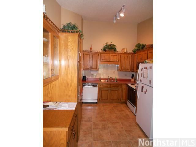 1985 Mesabi Ave, Maplewood, MN 55109