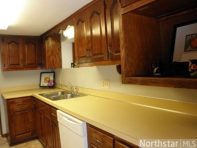 946 Galtier St, Saint Paul, MN 55117
