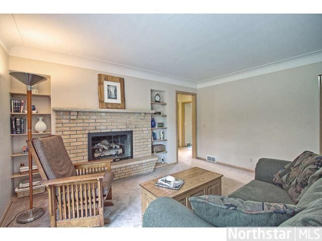 4821 Royal Oaks Dr, Minnetonka, MN 55343