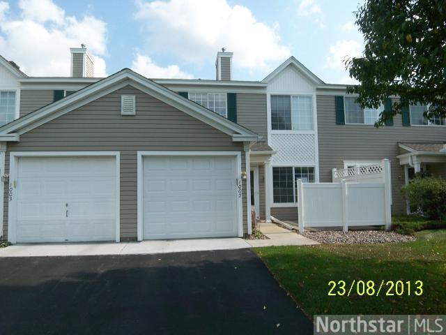 2005 Southcross Dr W #1002, Burnsville, MN 55306