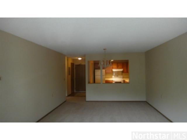 2210 E 40th St #207, Minneapolis, MN 55407