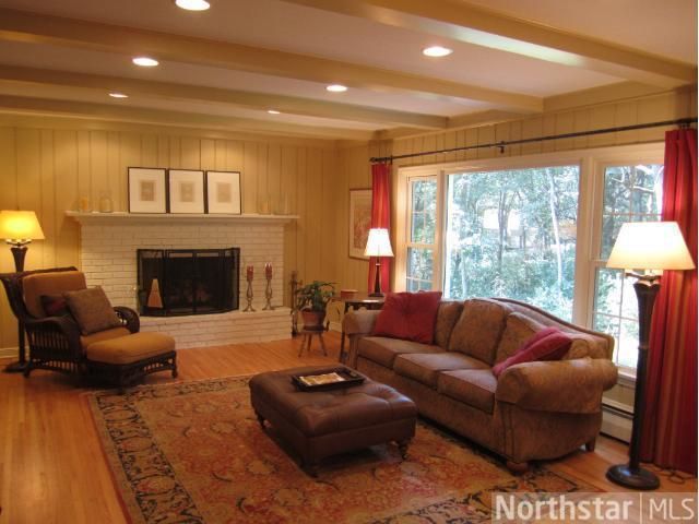 1 N Mallard Rd, North Oaks, MN 55127