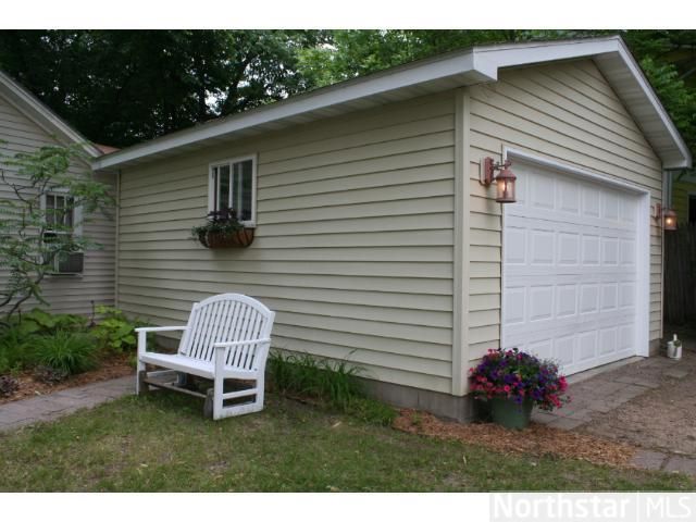 2754 Cardigan Ln, Mound, MN 55364