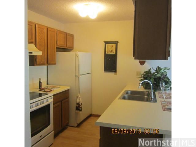 1215 Ferndale St N #A4, Maplewood, MN 55119