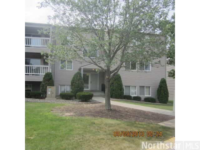 1215 Ferndale St N #A4, Maplewood, MN 55119