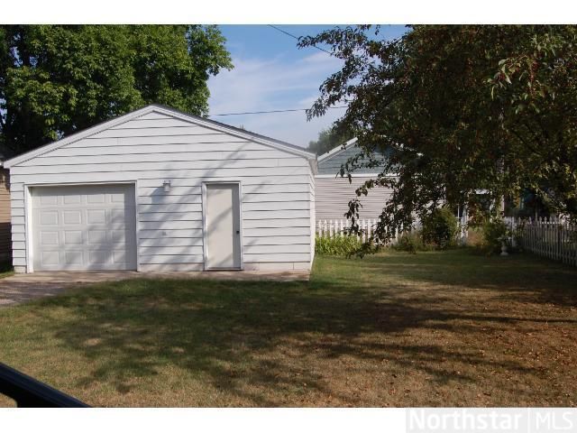 275 3rd St SE, Cokato, MN 55321