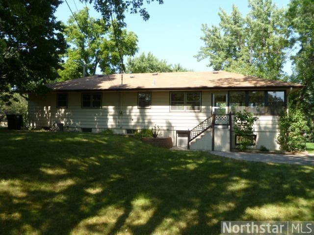 2215 Inca Ln, Moundsview, MN 55112