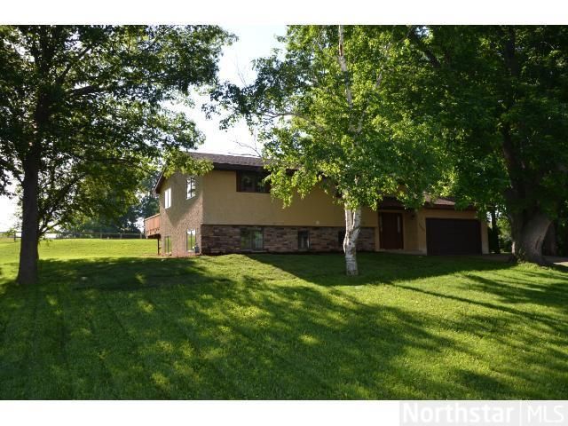 13121 Oaklawn Dr, Shakopee, MN 55379
