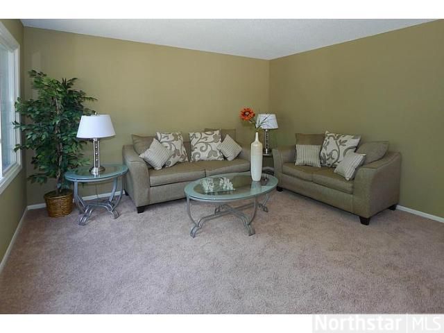 815 Ocean St, Saint Paul, MN 55106