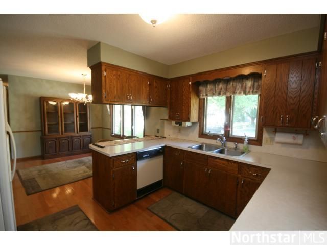 175 Hillview Ln, Loretto, MN 55357
