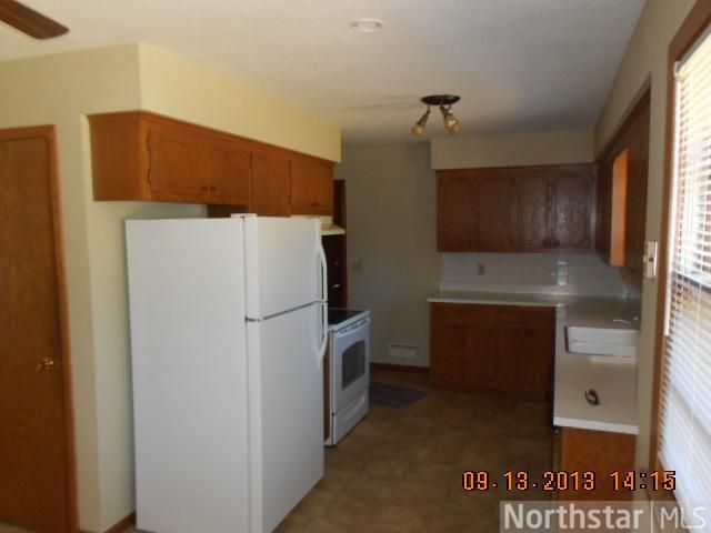 2816 W 102nd St, Bloomington, MN 55431