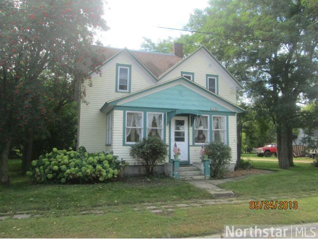 400 Henrietta Ave, Hamburg, MN 55339
