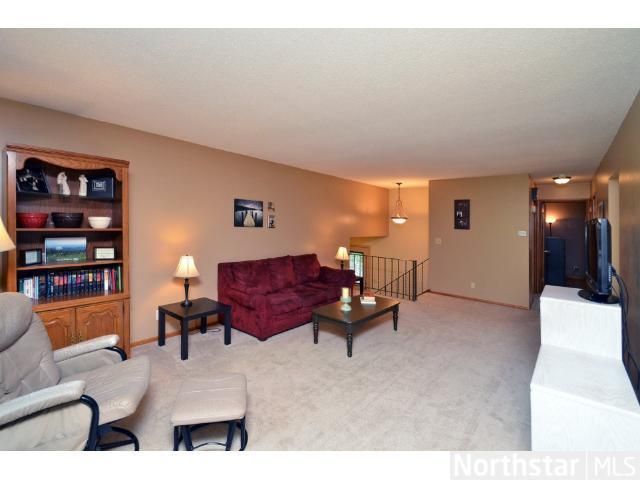 118 Depue Dr, Champlin, MN 55316