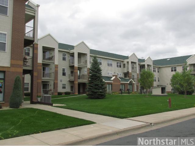 12 6th St NE #222, Osseo, MN 55369