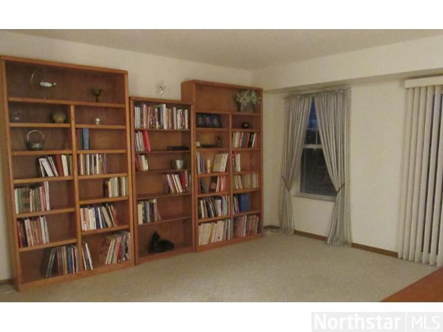 12 6th St NE #222, Osseo, MN 55369