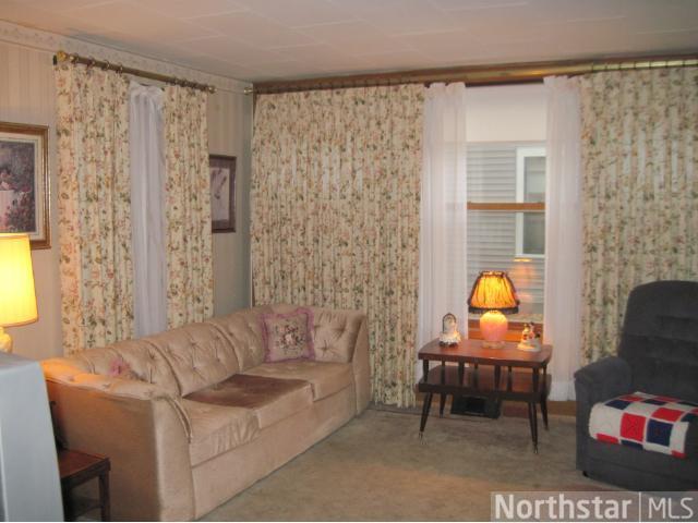 417 1st Ave NW, Osseo, MN 55369