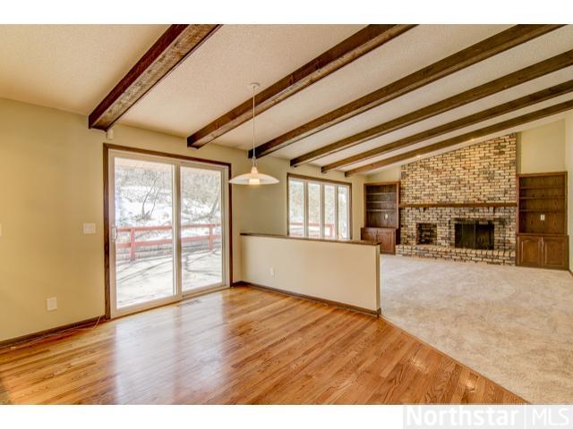 35 Deer Hills Dr, North Oaks, MN 55127