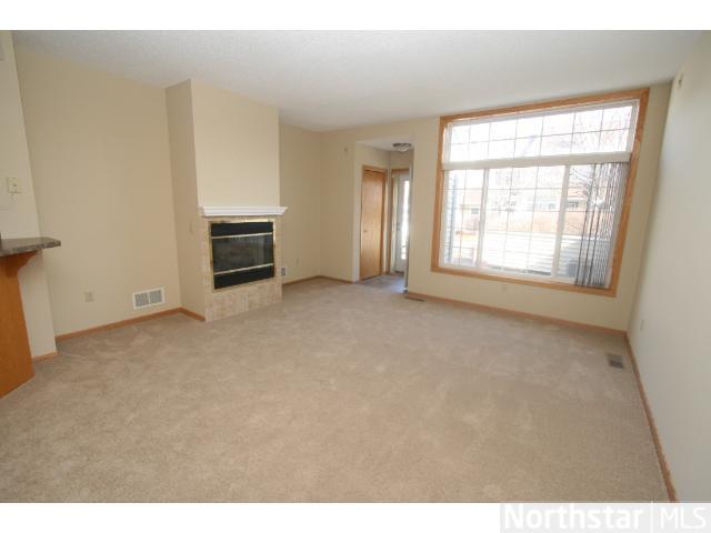 15349 Greenhaven Ln #110, Burnsville, MN 55306