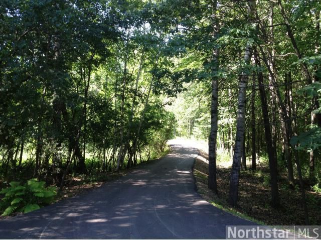 7557 101st St N, Dellwood, MN 55110