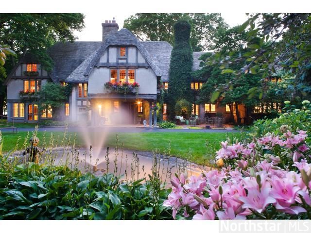 601 Bushaway Rd, Wayzata, MN 55391