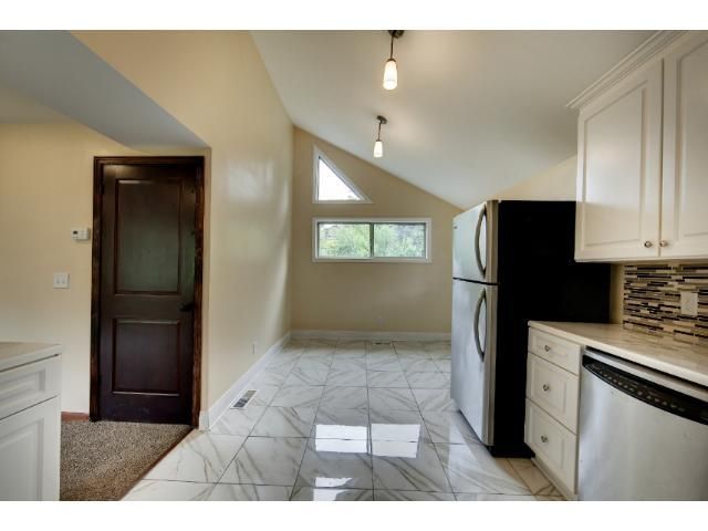940 Mahtomedi Ave, White Bear Lake, MN 55115