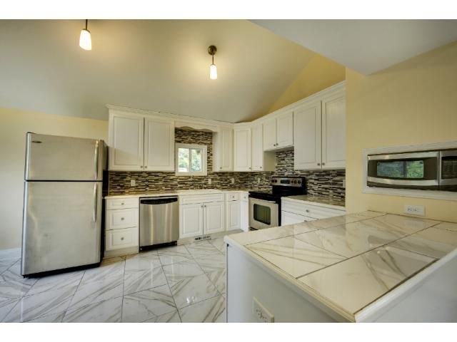 940 Mahtomedi Ave, White Bear Lake, MN 55115