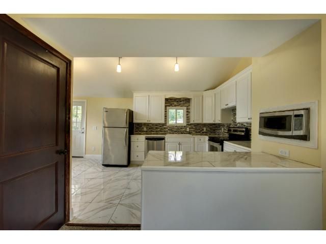 940 Mahtomedi Ave, White Bear Lake, MN 55115