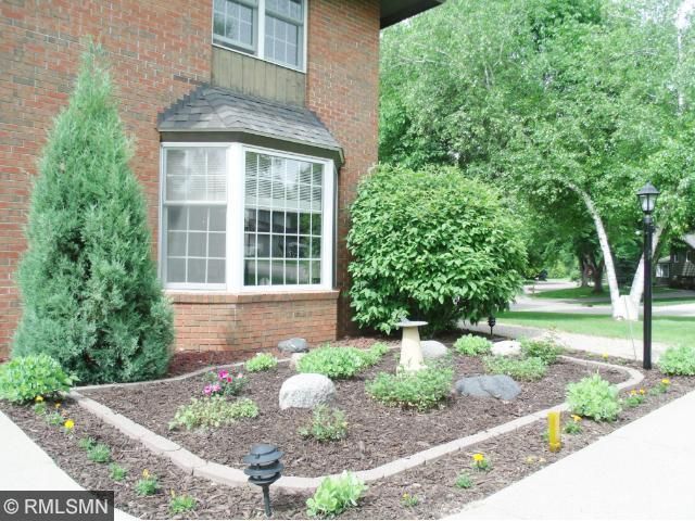 811 Glenmoor Ln, Glencoe, MN 55336
