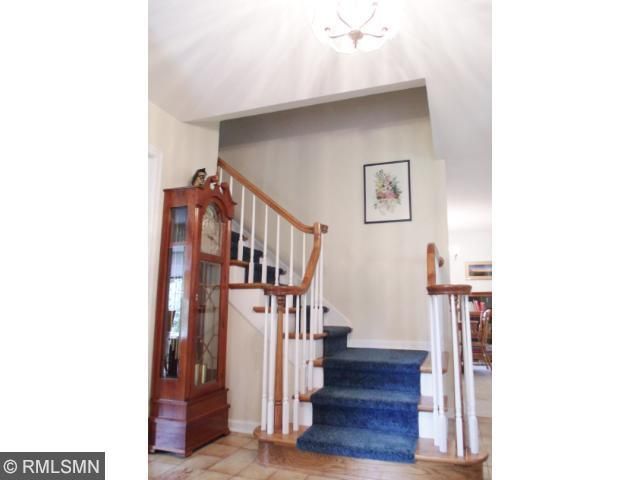 811 Glenmoor Ln, Glencoe, MN 55336