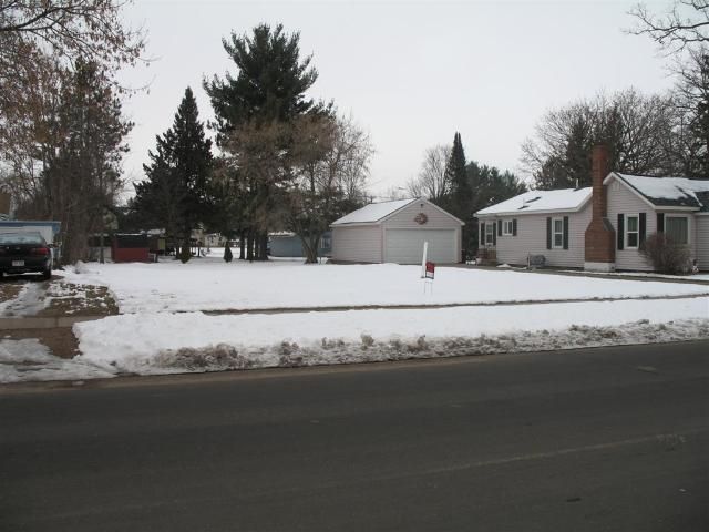 15 E Franklin, Barron, WI 54812