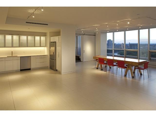 222 2nd St SE #1702, Minneapolis, MN 55414