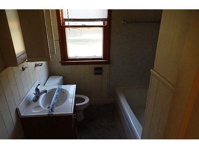 3557 Orchard Ave N, Crystal, MN 55422