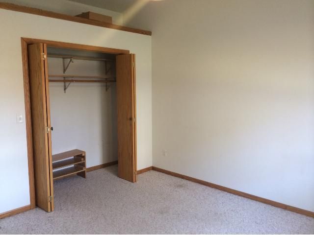 210 1st St, Roscoe, MN 56371