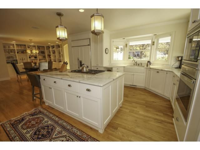 28 Saint Albans Rd W, Hopkins, MN 55305