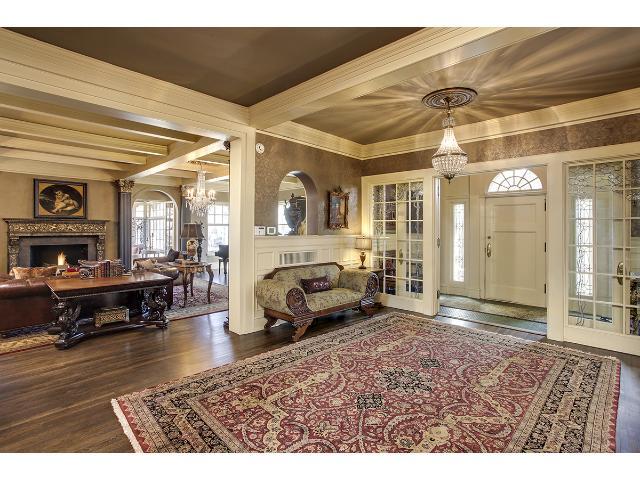 1004 Summit Ave, Minneapolis, MN 55403