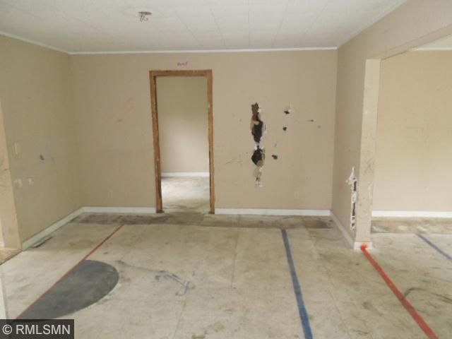 412 Paddington Rd, Willernie, MN 55090