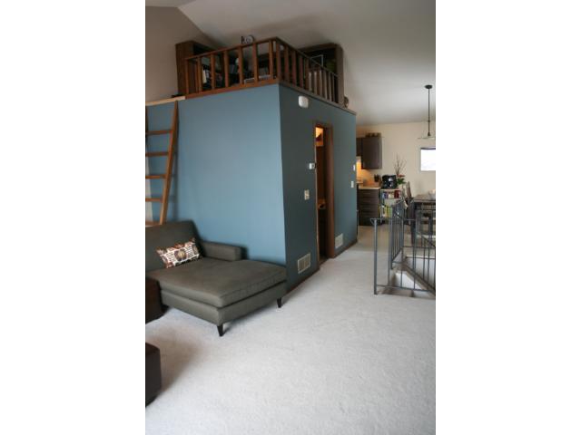 2321 Territorial Rd, Saint Paul, MN 55114