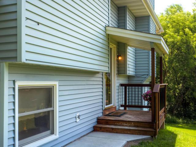 18345 Creeks Bend Dr, Minnetonka, MN 55345