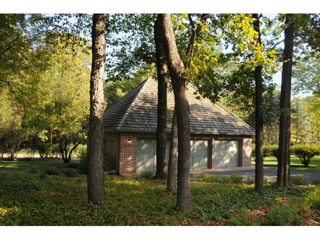 6651 Auto Club Rd, Bloomington, MN 55438
